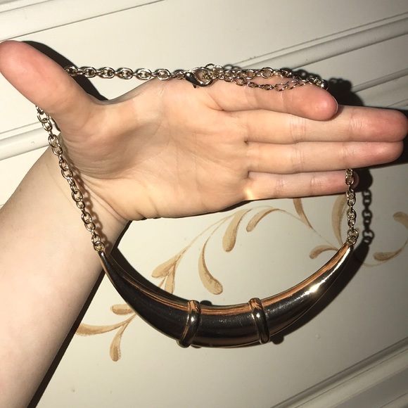 Francesca’s Statement Necklace (4) - Picture 7 of 8